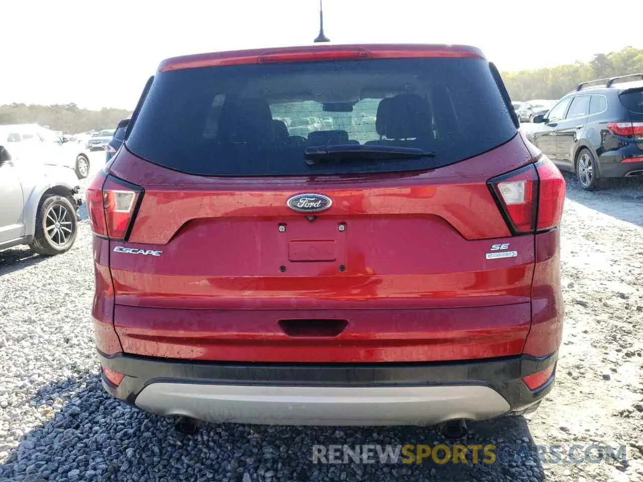 6 Photograph of a damaged car 1FMCU0GD3KUA49713 FORD ESCAPE 2019