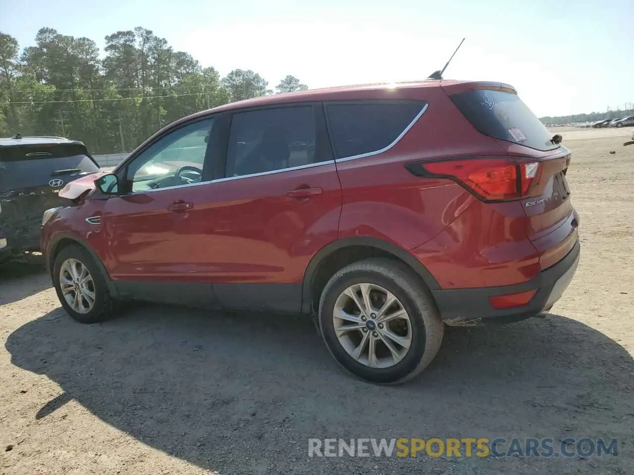 2 Фотография поврежденного автомобиля 1FMCU0GD3KUA67774 FORD ESCAPE 2019