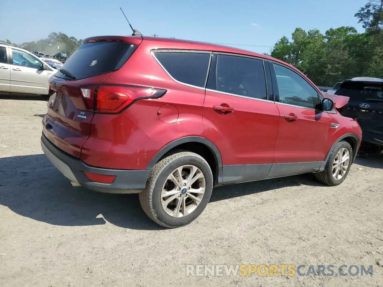 3 Фотография поврежденного автомобиля 1FMCU0GD3KUA67774 FORD ESCAPE 2019