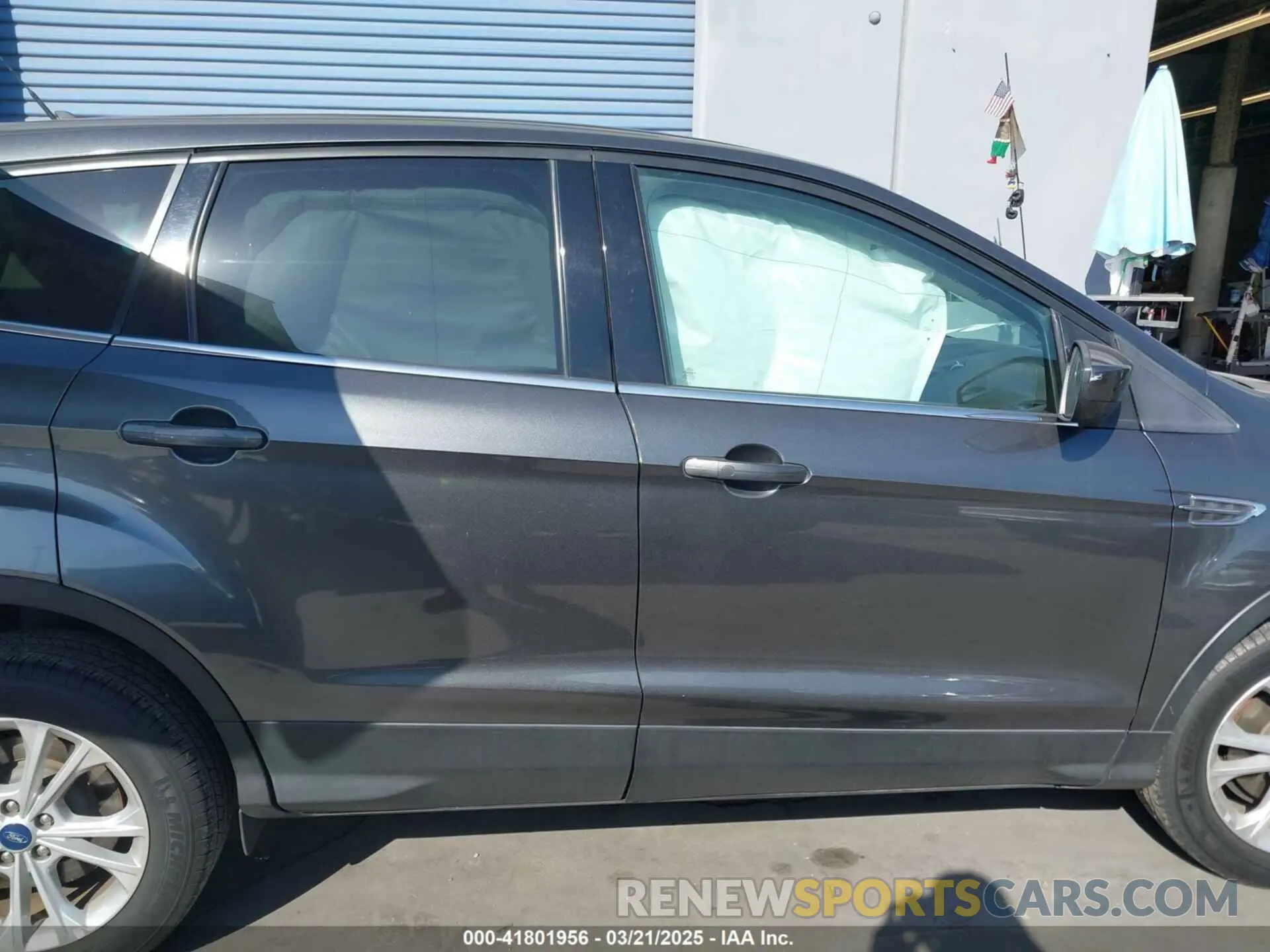 13 Фотография поврежденного автомобиля 1FMCU0GD3KUA71923 FORD ESCAPE 2019