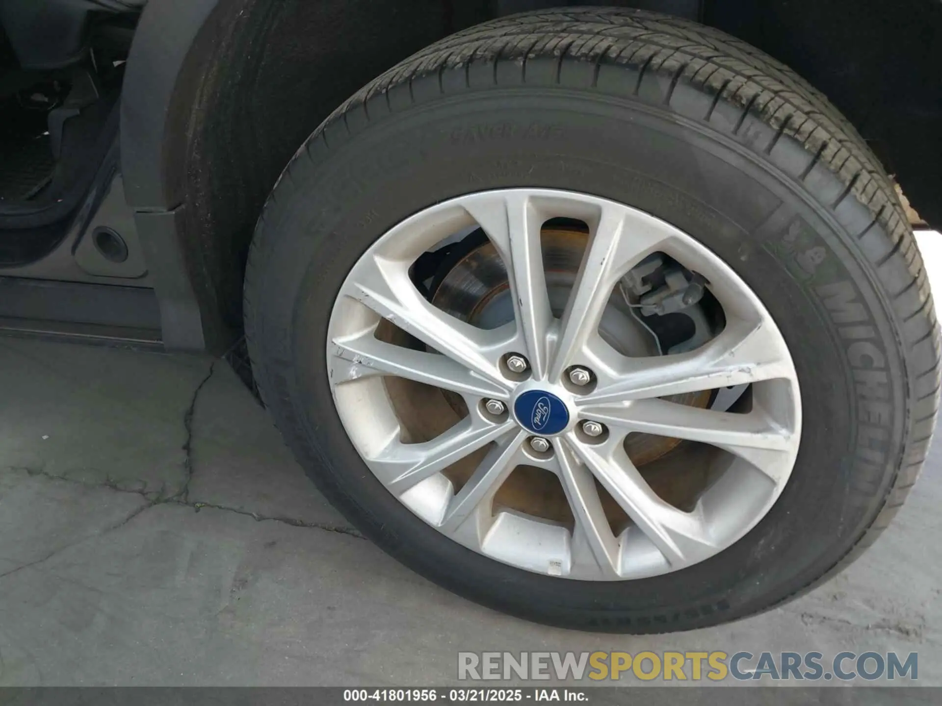 20 Фотография поврежденного автомобиля 1FMCU0GD3KUA71923 FORD ESCAPE 2019