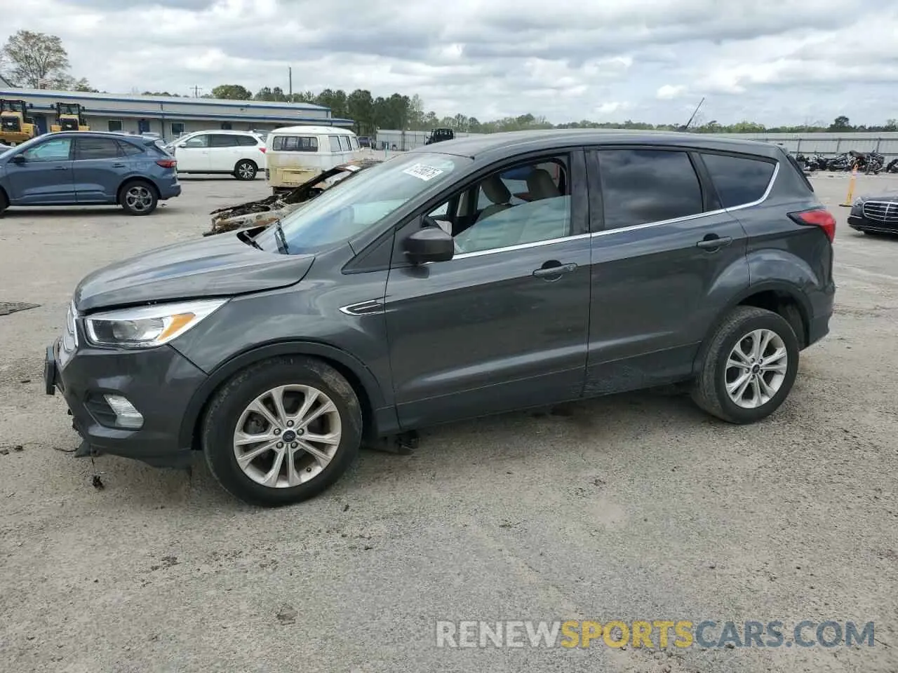 1 Фотография поврежденного автомобиля 1FMCU0GD3KUA75356 FORD ESCAPE 2019