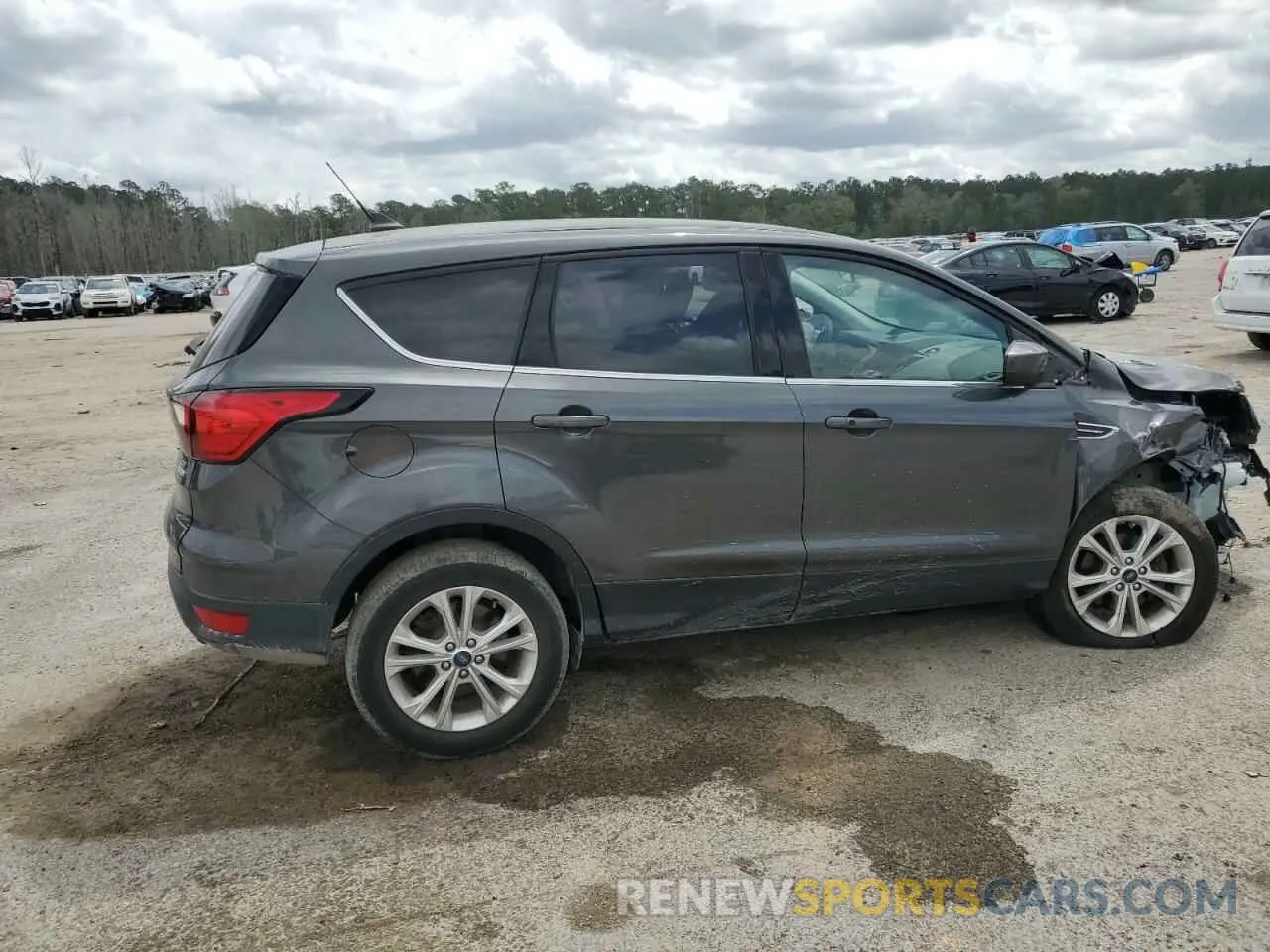 3 Фотография поврежденного автомобиля 1FMCU0GD3KUA75356 FORD ESCAPE 2019