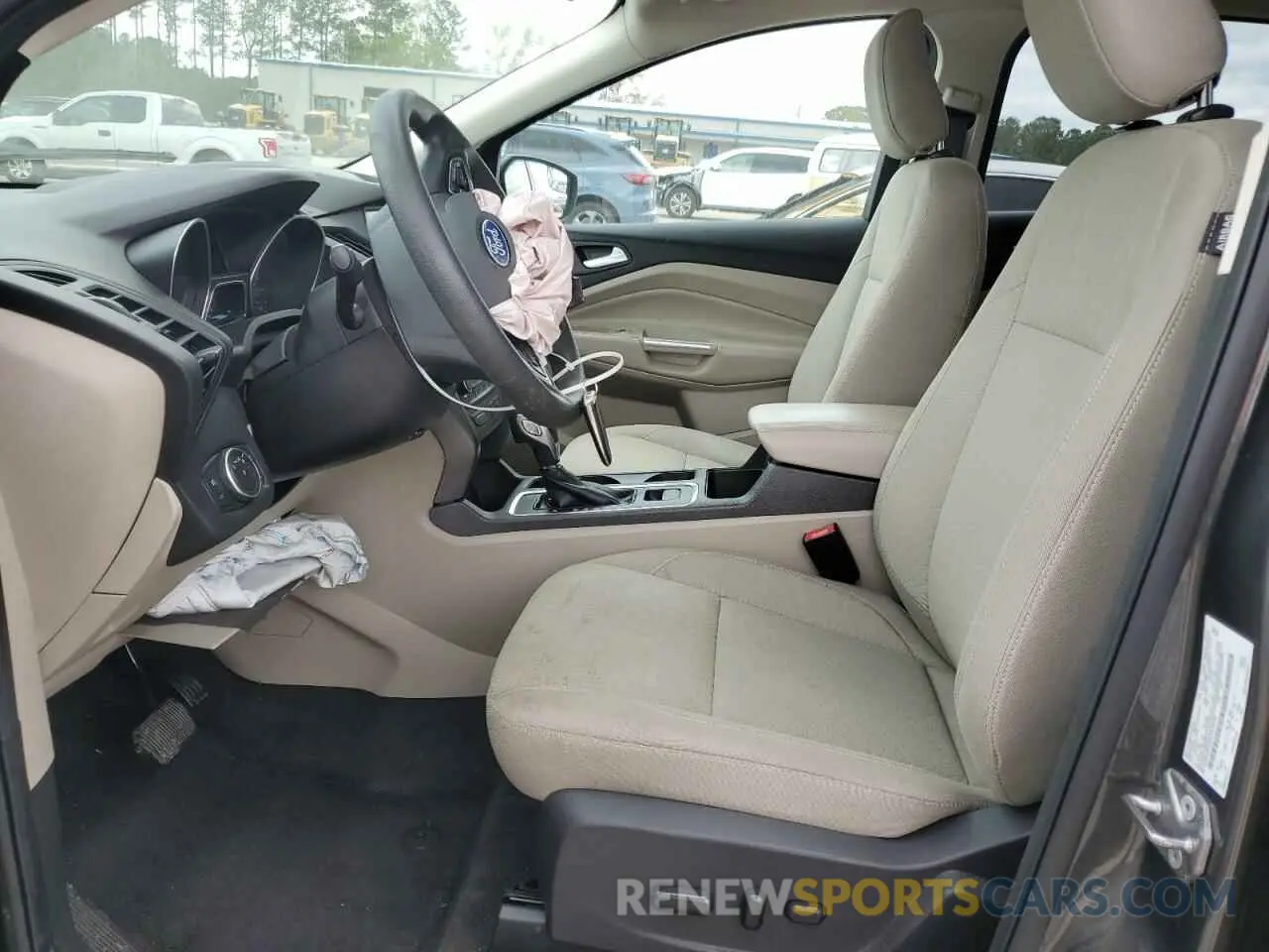 7 Фотография поврежденного автомобиля 1FMCU0GD3KUA75356 FORD ESCAPE 2019