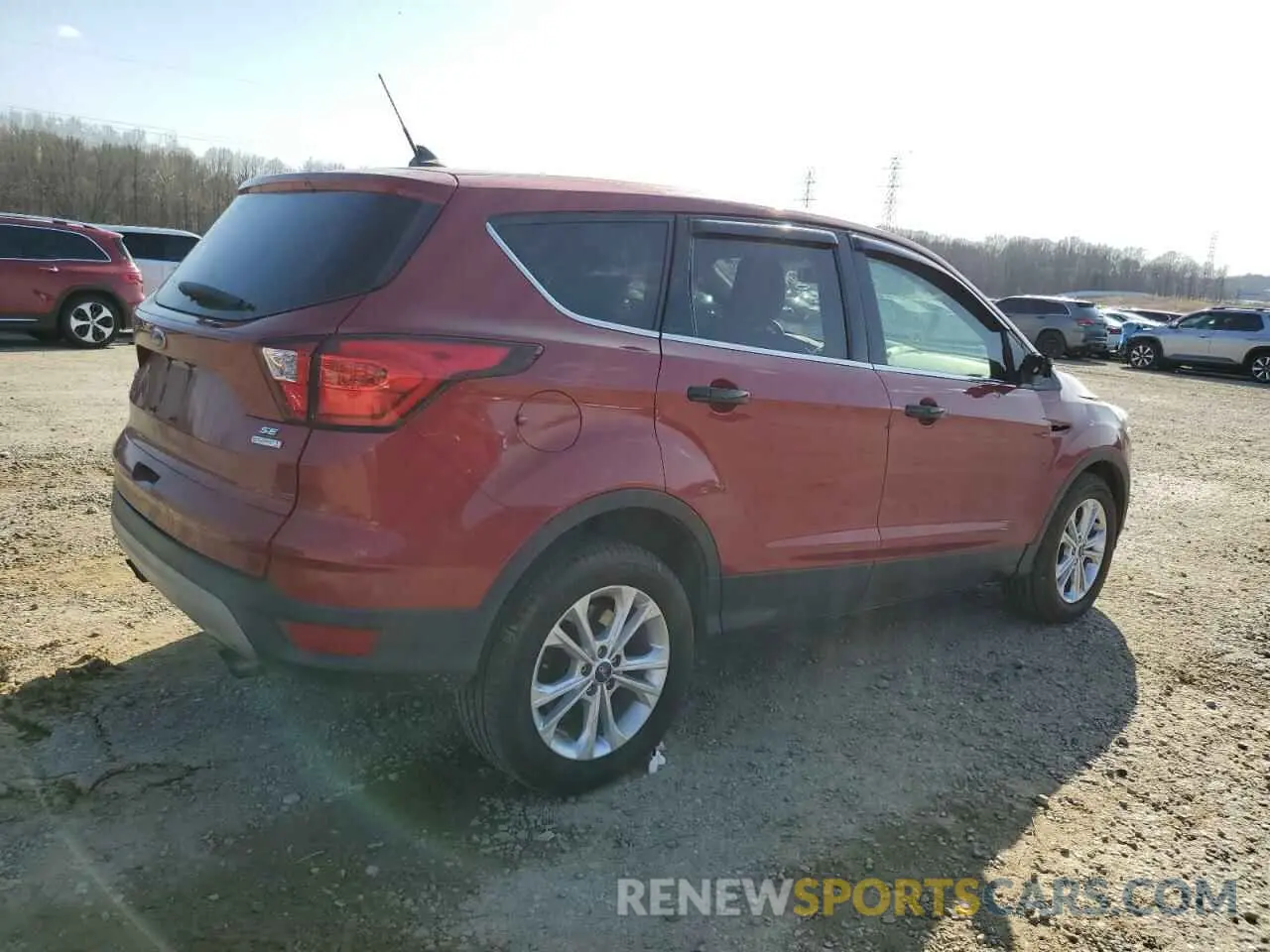 3 Photograph of a damaged car 1FMCU0GD3KUA89399 FORD ESCAPE 2019