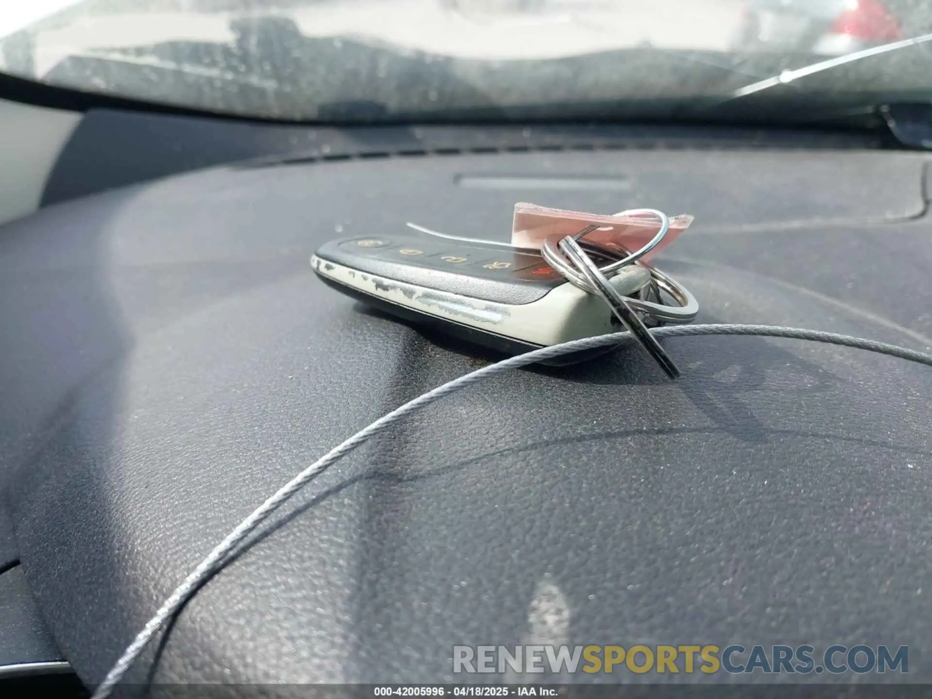 11 Photograph of a damaged car 1FMCU0GD3KUB11627 FORD ESCAPE 2019