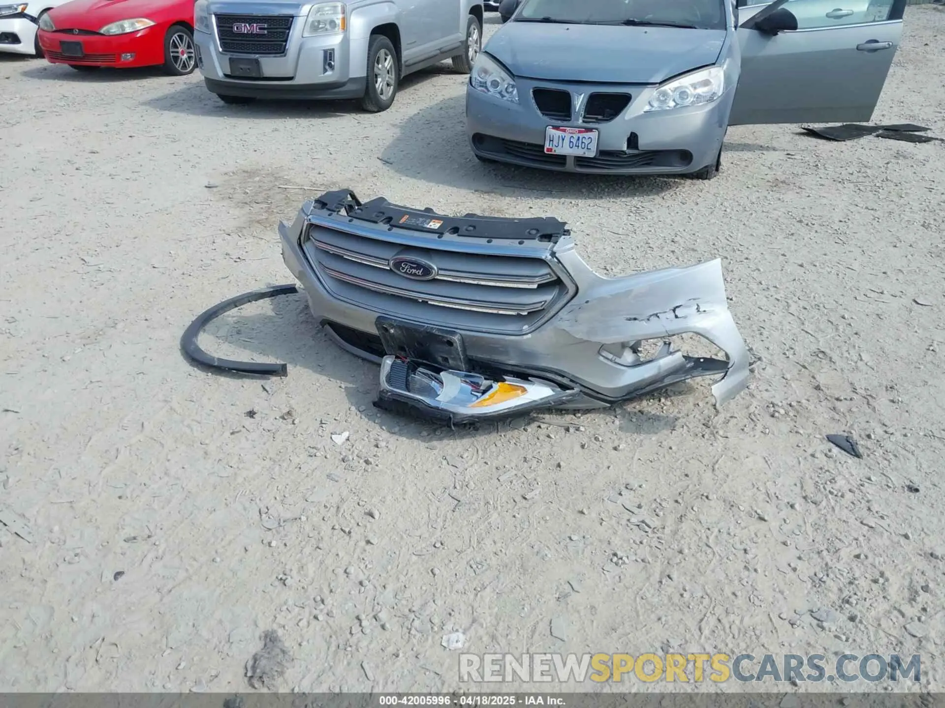 12 Photograph of a damaged car 1FMCU0GD3KUB11627 FORD ESCAPE 2019