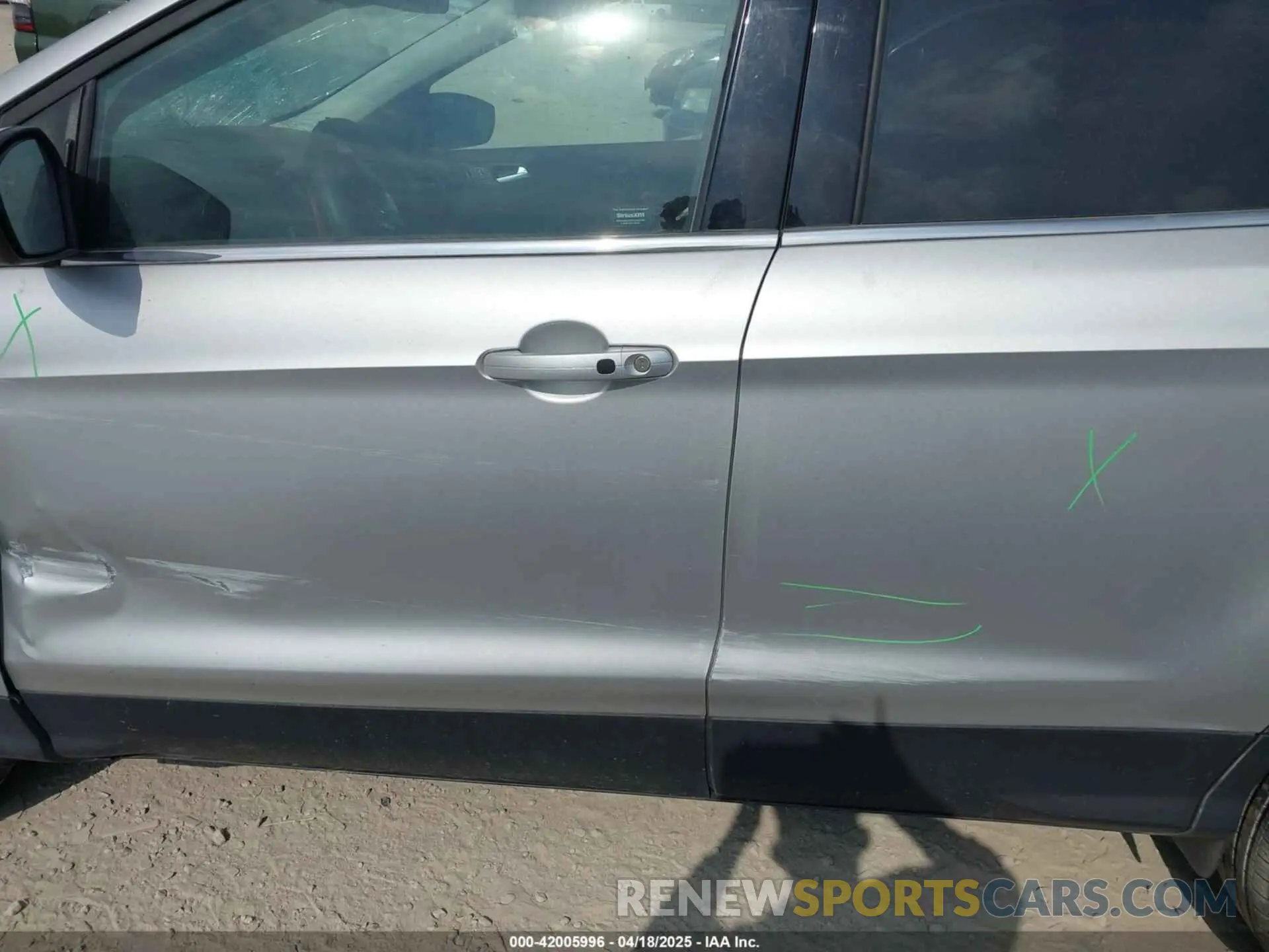 15 Photograph of a damaged car 1FMCU0GD3KUB11627 FORD ESCAPE 2019