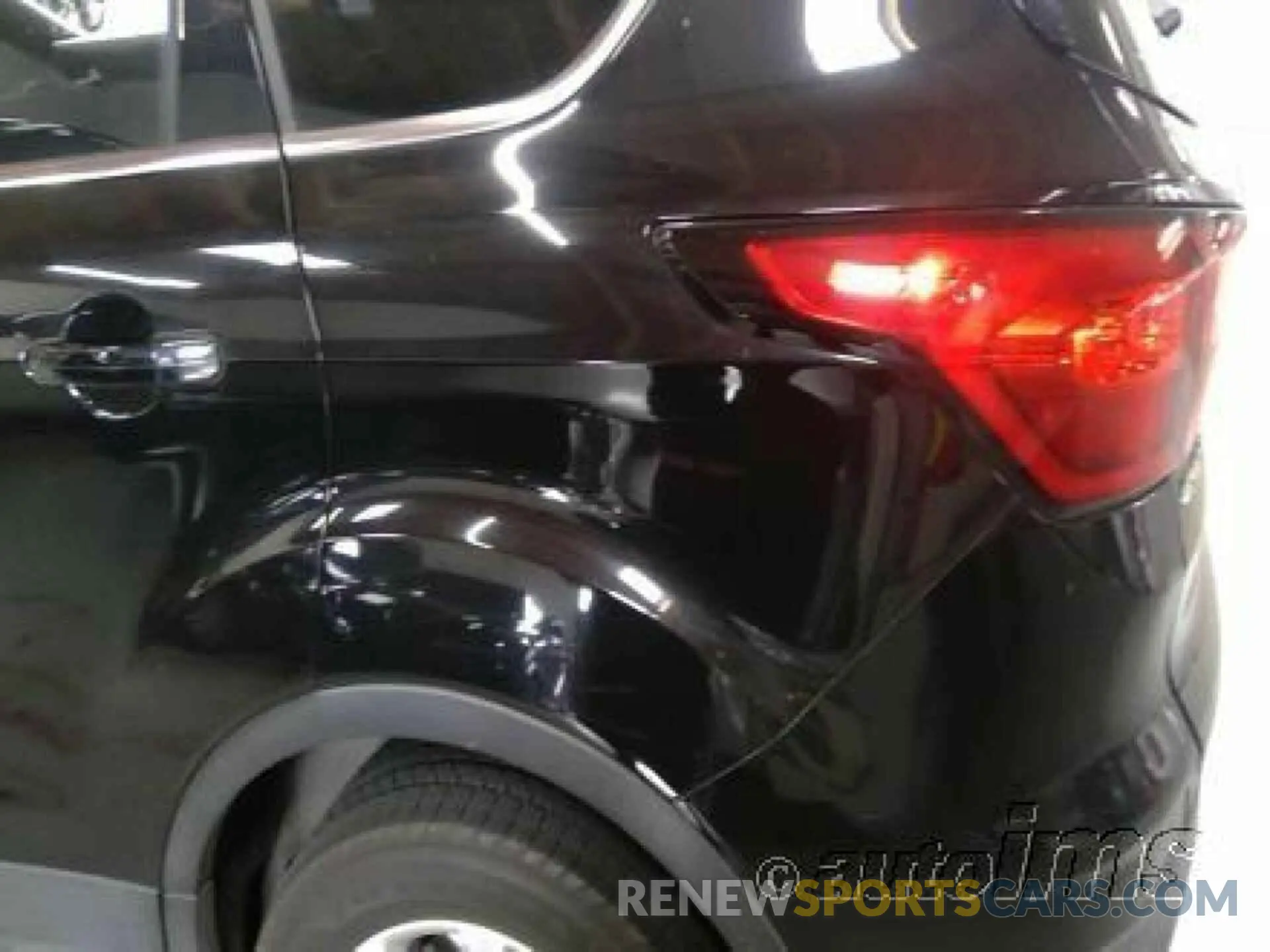 15 Photograph of a damaged car 1FMCU0GD3KUB11918 FORD ESCAPE 2019