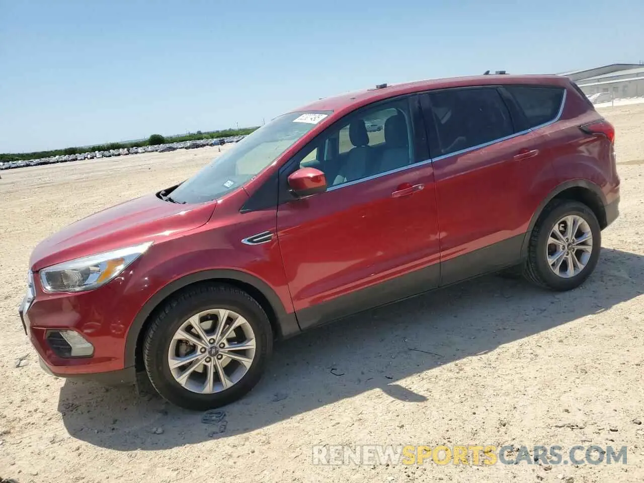 1 Фотография поврежденного автомобиля 1FMCU0GD3KUB26225 FORD ESCAPE 2019