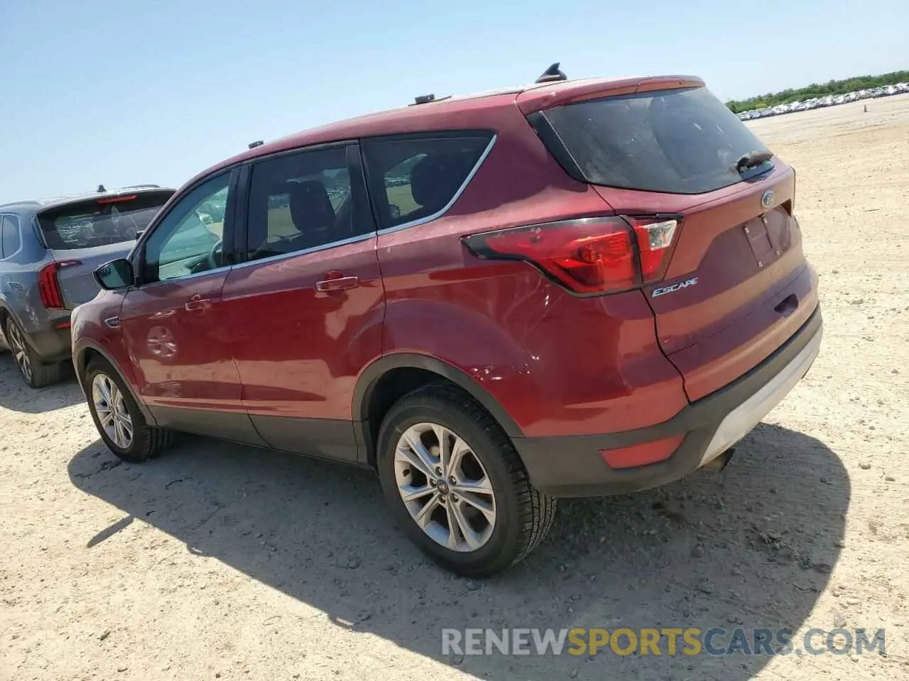 2 Фотография поврежденного автомобиля 1FMCU0GD3KUB26225 FORD ESCAPE 2019