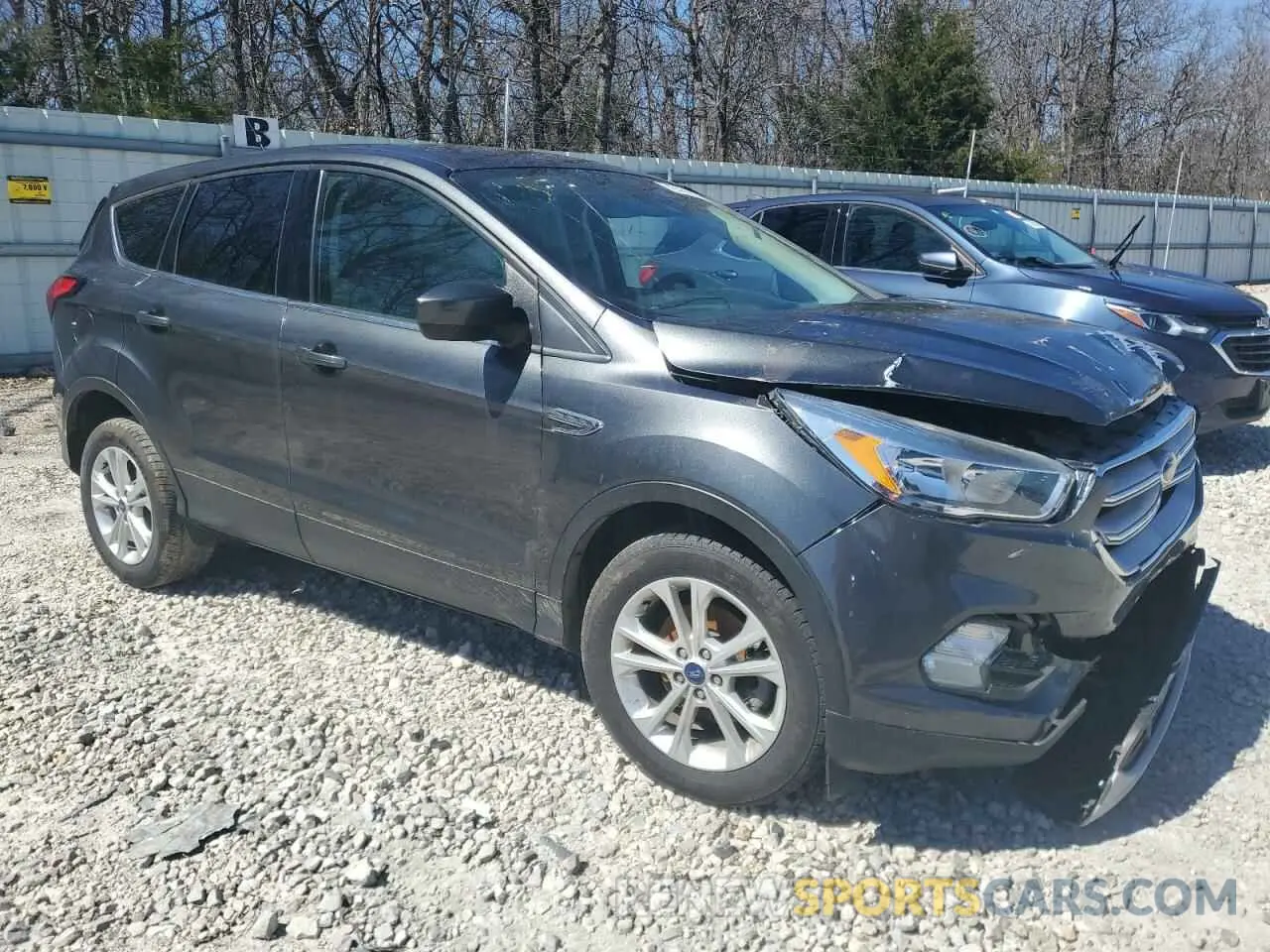 4 Photograph of a damaged car 1FMCU0GD3KUB67163 FORD ESCAPE 2019