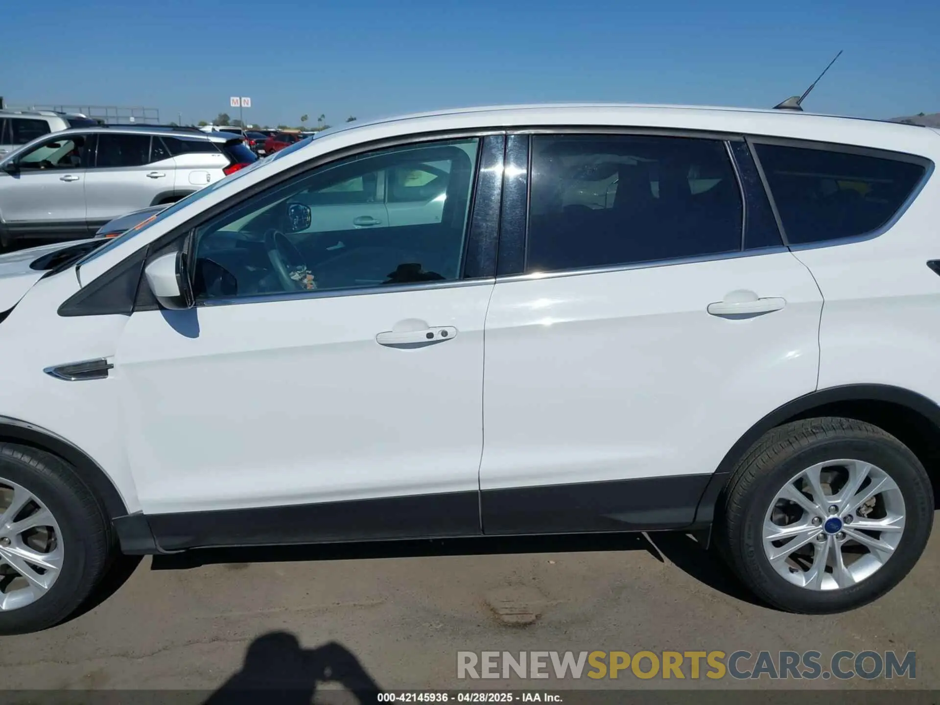 14 Photograph of a damaged car 1FMCU0GD3KUC52164 FORD ESCAPE 2019