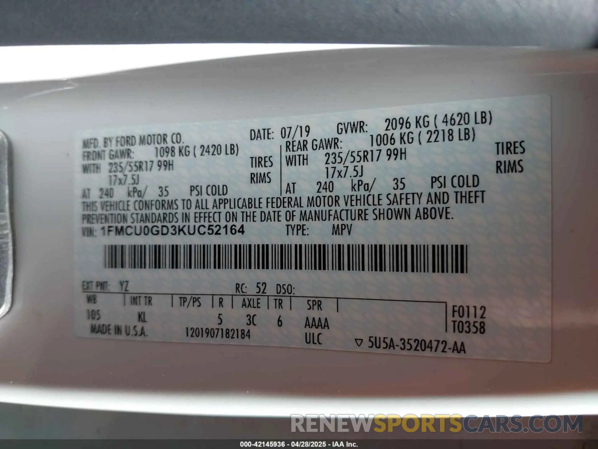 9 Photograph of a damaged car 1FMCU0GD3KUC52164 FORD ESCAPE 2019
