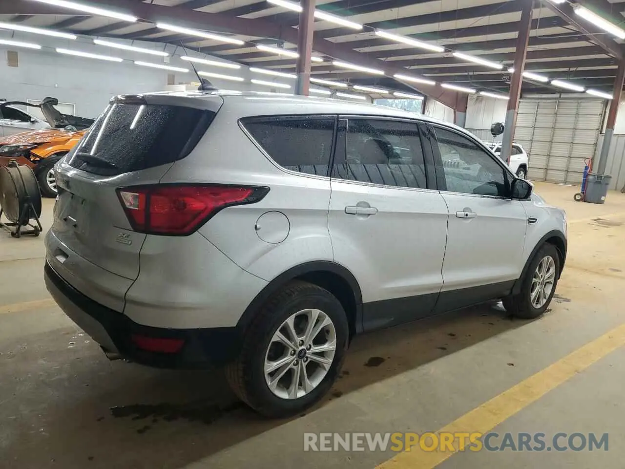 3 Фотография поврежденного автомобиля 1FMCU0GD4KUA01511 FORD ESCAPE 2019