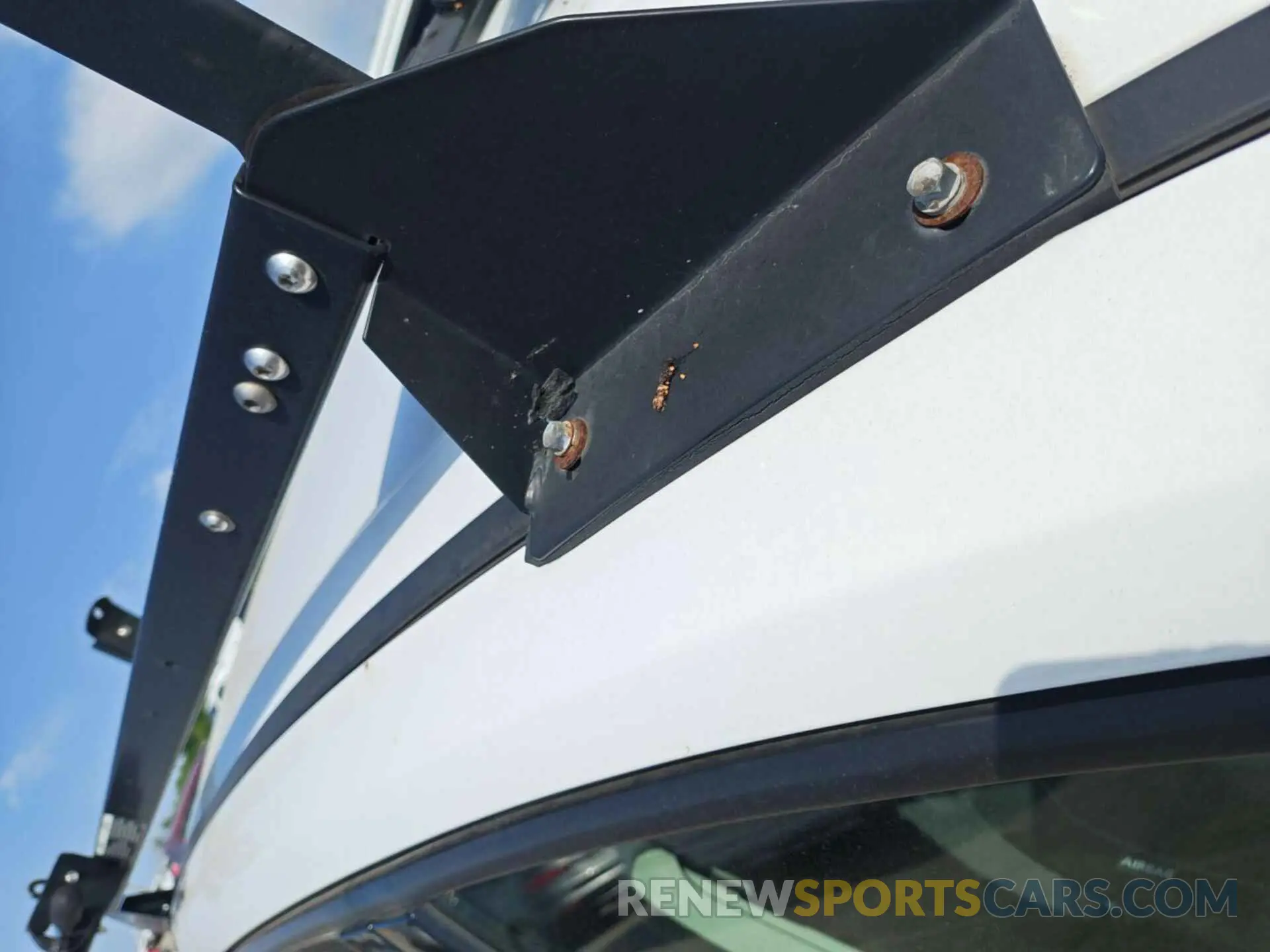 21 Photograph of a damaged car 1FMCU0GD4KUA34072 FORD ESCAPE 2019