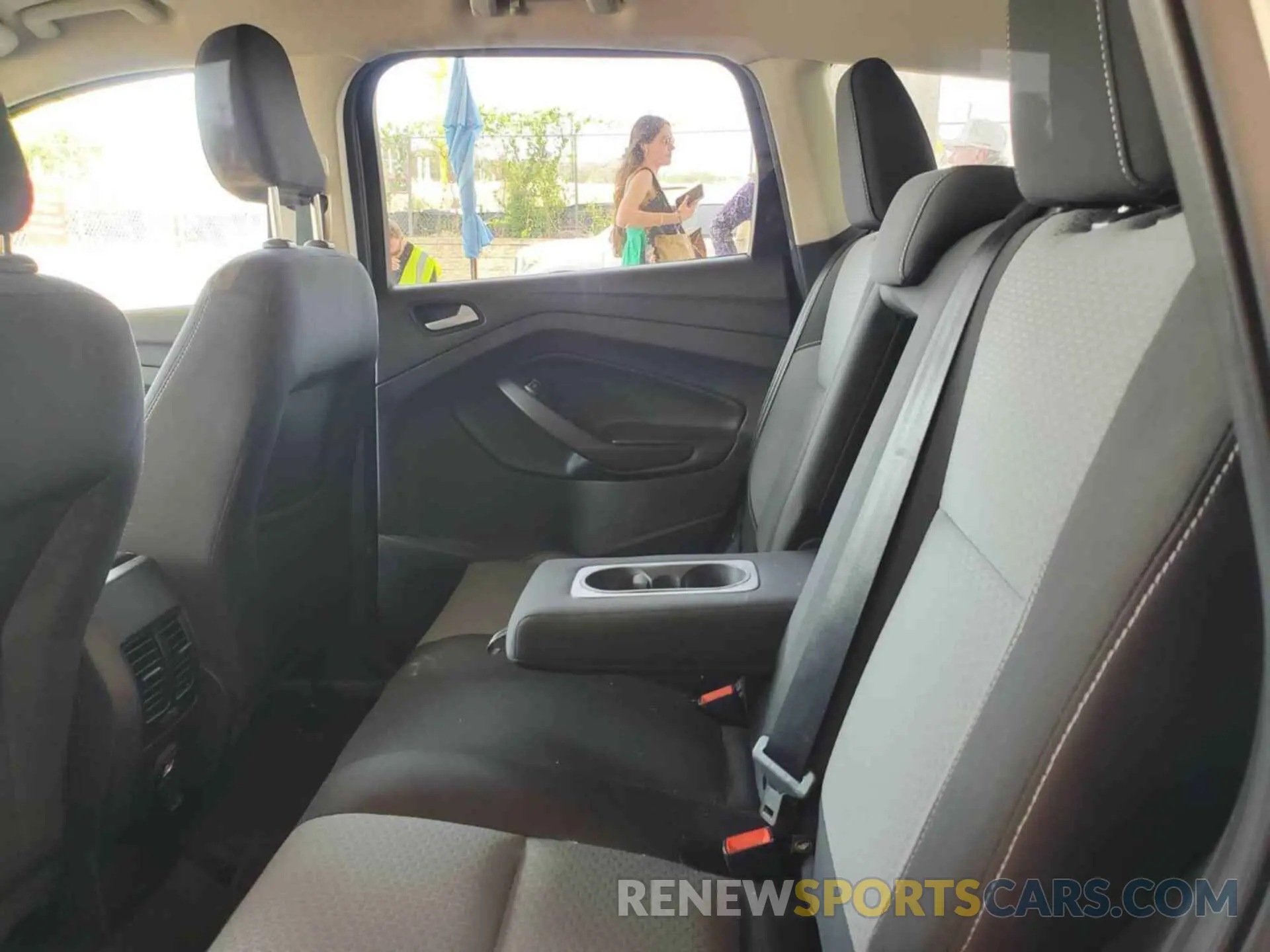 22 Photograph of a damaged car 1FMCU0GD4KUA34072 FORD ESCAPE 2019