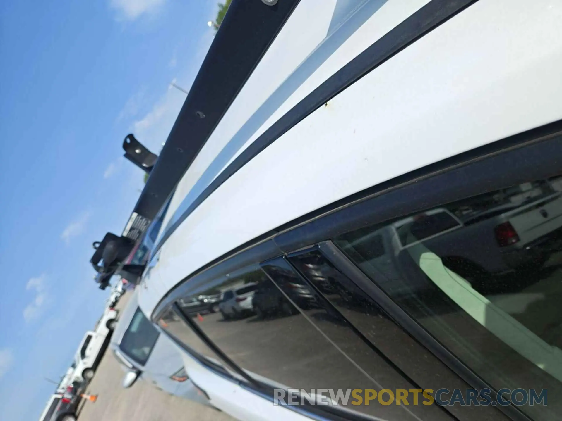 3 Photograph of a damaged car 1FMCU0GD4KUA34072 FORD ESCAPE 2019