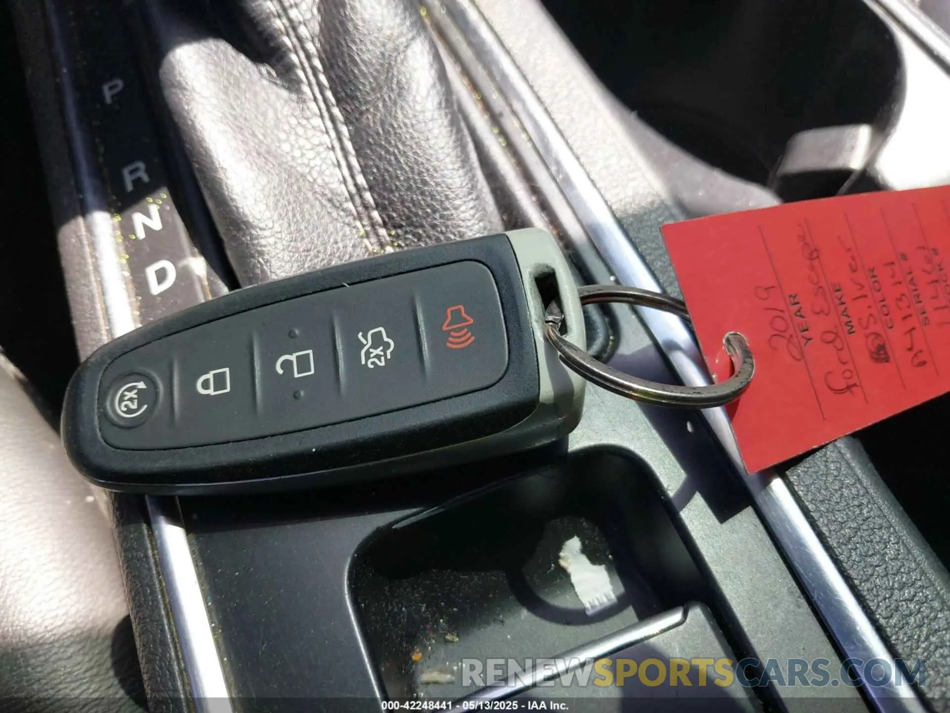 11 Фотография поврежденного автомобиля 1FMCU0GD4KUA41314 FORD ESCAPE 2019