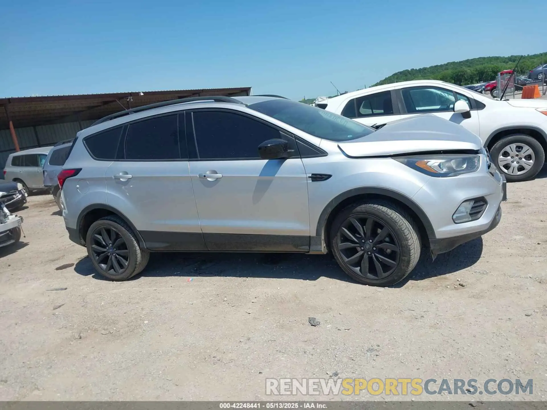 14 Фотография поврежденного автомобиля 1FMCU0GD4KUA41314 FORD ESCAPE 2019