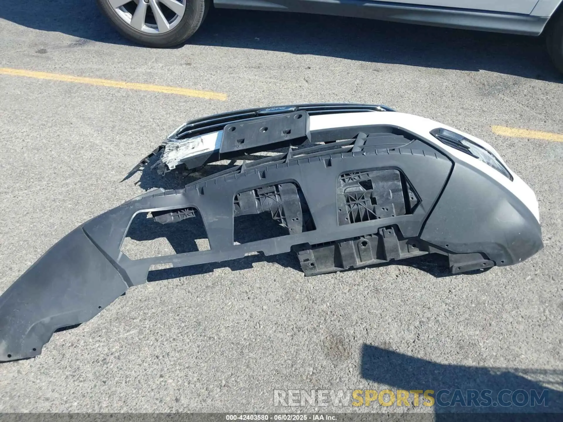 12 Photograph of a damaged car 1FMCU0GD4KUA80209 FORD ESCAPE 2019