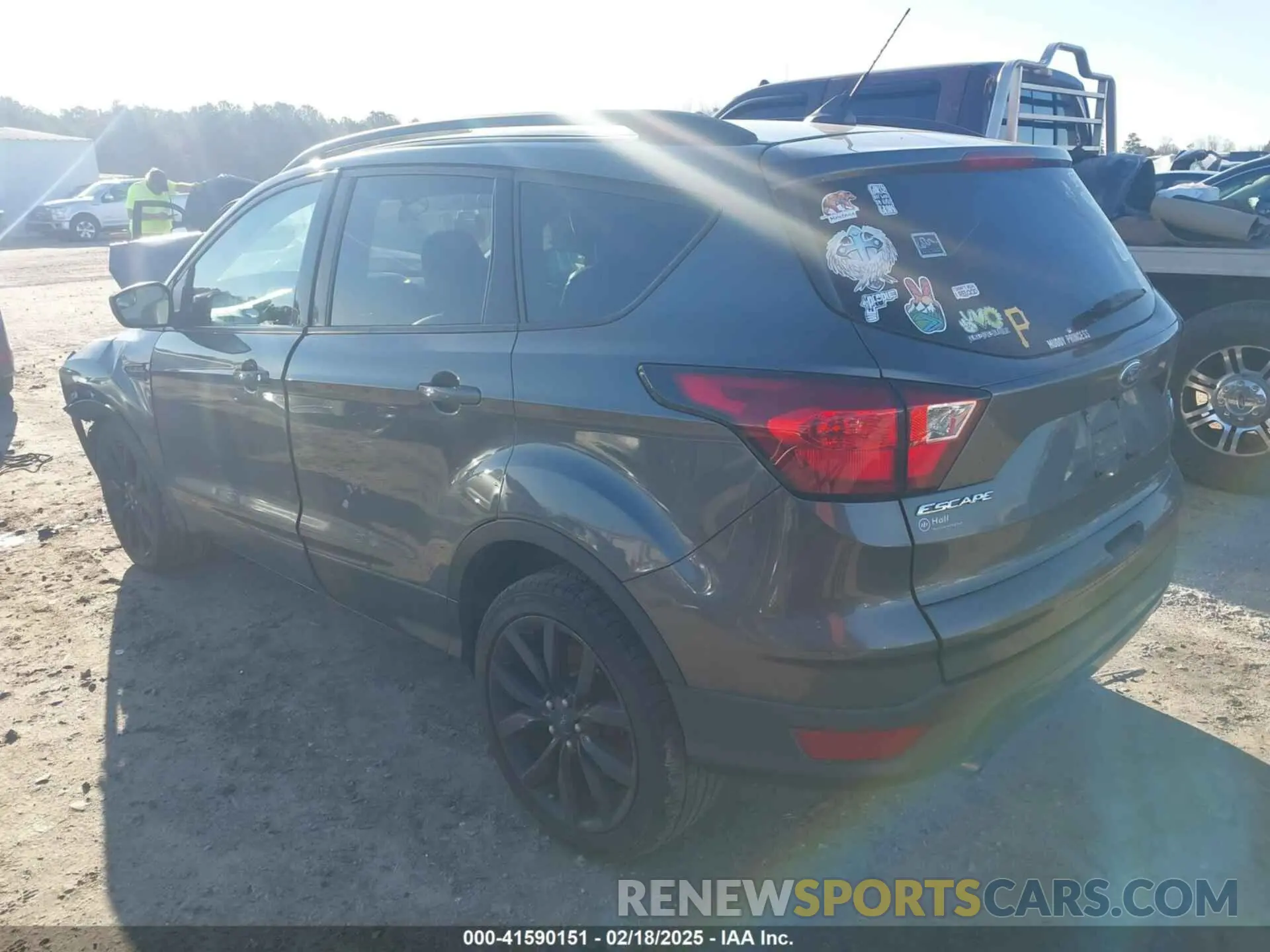3 Фотография поврежденного автомобиля 1FMCU0GD4KUA91551 FORD ESCAPE 2019