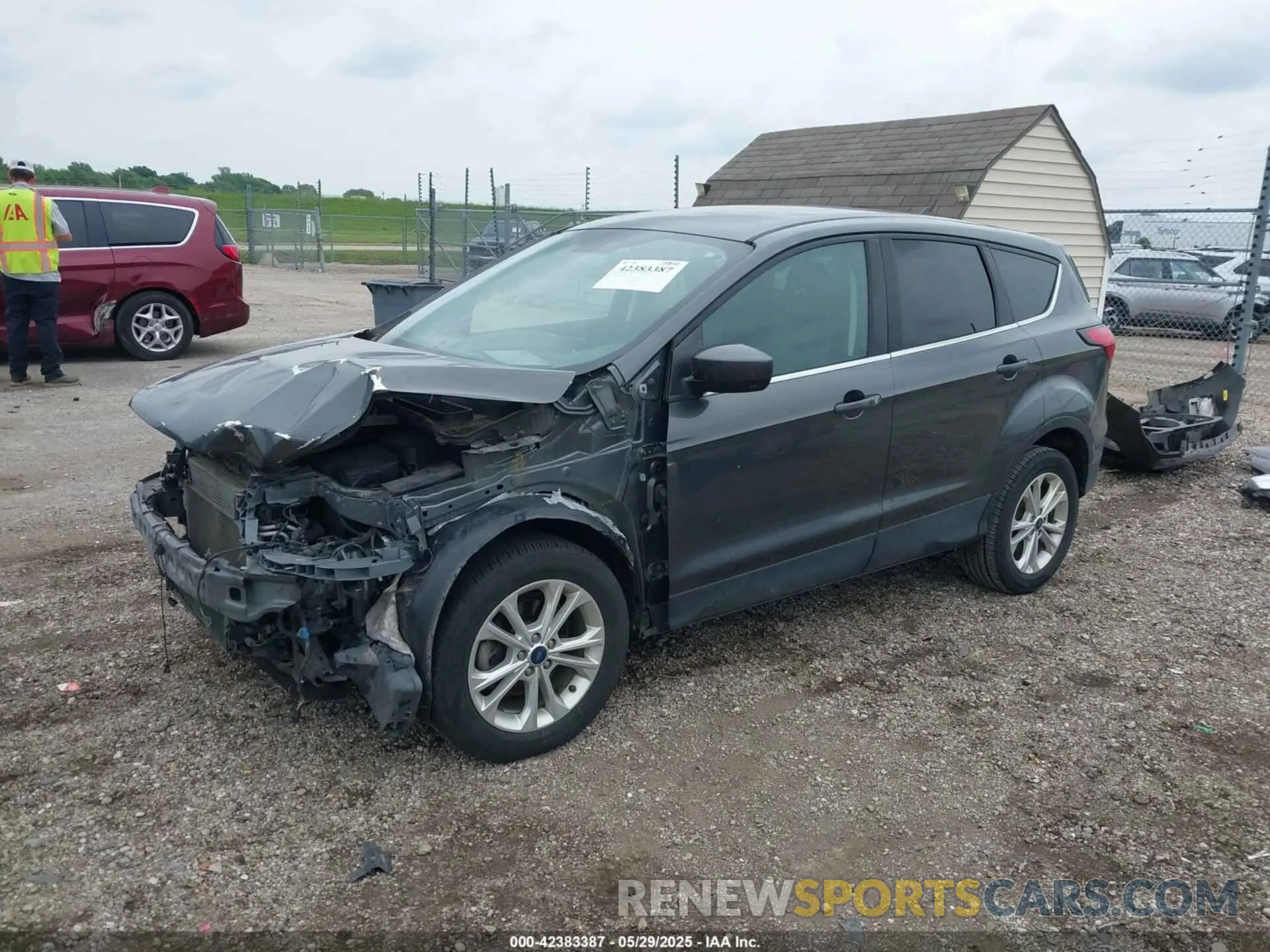 2 Photograph of a damaged car 1FMCU0GD4KUA92490 FORD ESCAPE 2019