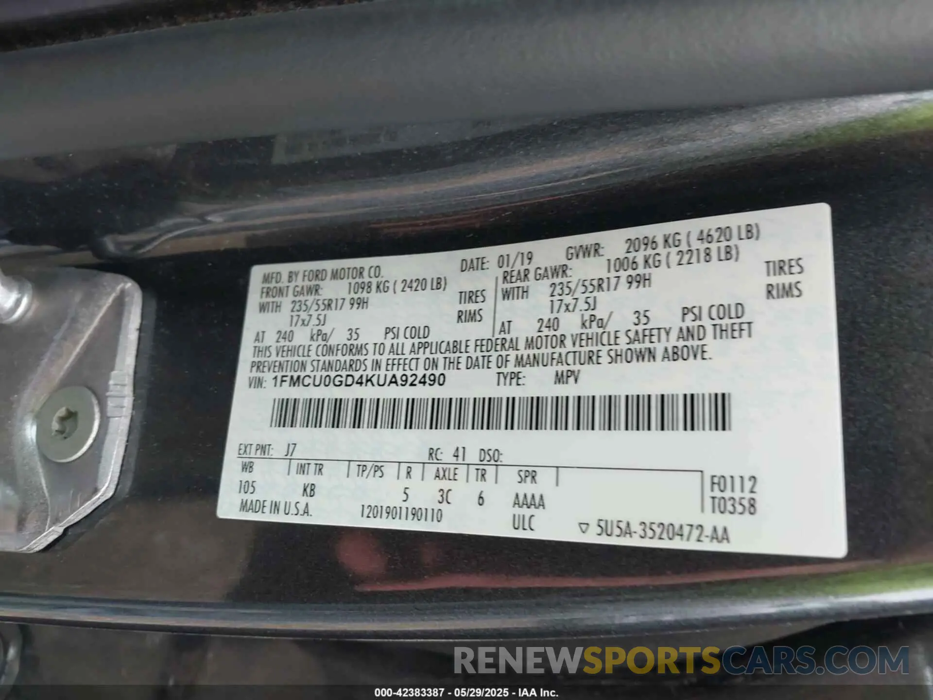 9 Photograph of a damaged car 1FMCU0GD4KUA92490 FORD ESCAPE 2019