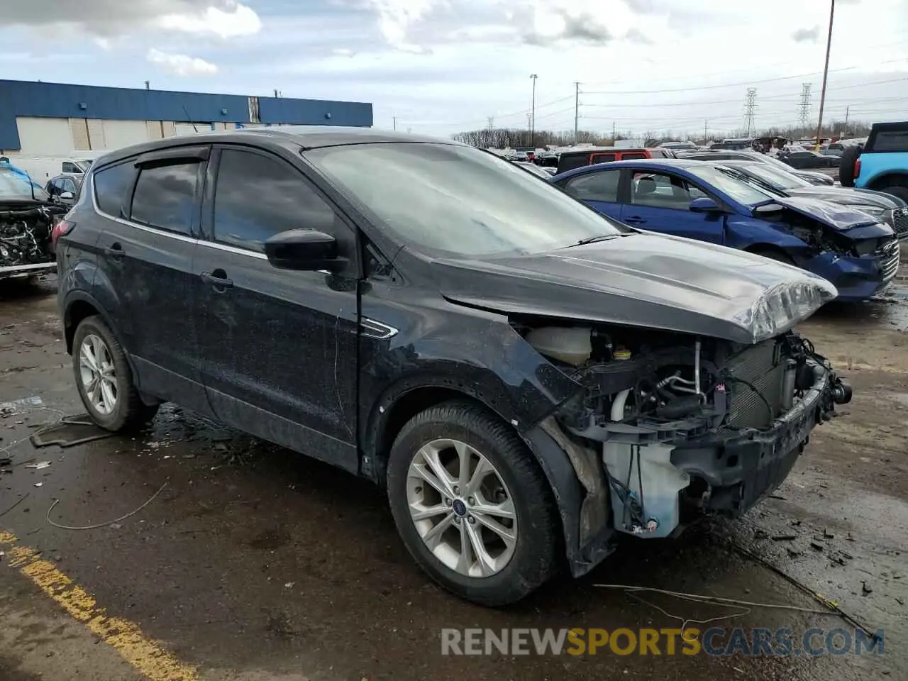 4 Photograph of a damaged car 1FMCU0GD4KUA97687 FORD ESCAPE 2019
