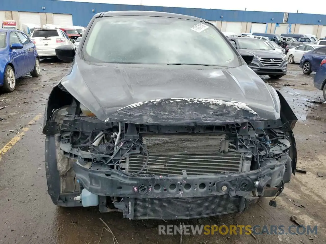 5 Photograph of a damaged car 1FMCU0GD4KUA97687 FORD ESCAPE 2019