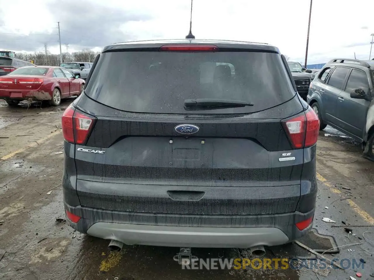 6 Photograph of a damaged car 1FMCU0GD4KUA97687 FORD ESCAPE 2019