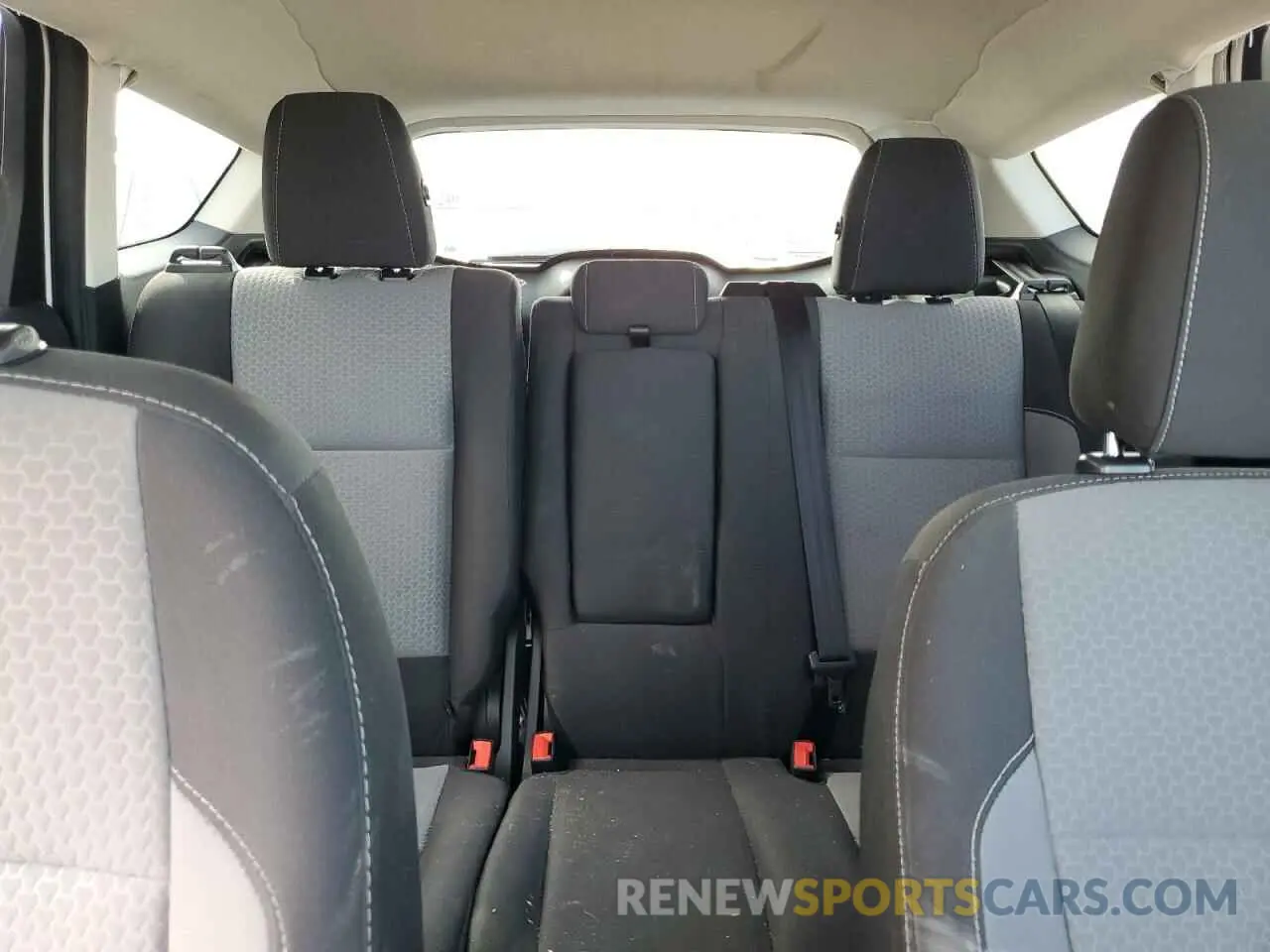 10 Фотография поврежденного автомобиля 1FMCU0GD4KUB00085 FORD ESCAPE 2019