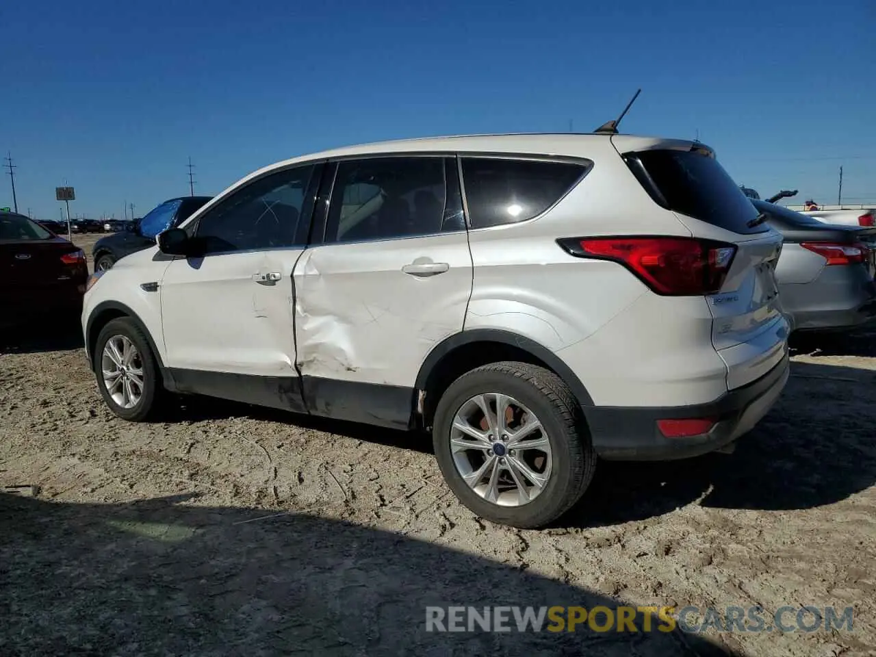 2 Фотография поврежденного автомобиля 1FMCU0GD4KUB00085 FORD ESCAPE 2019
