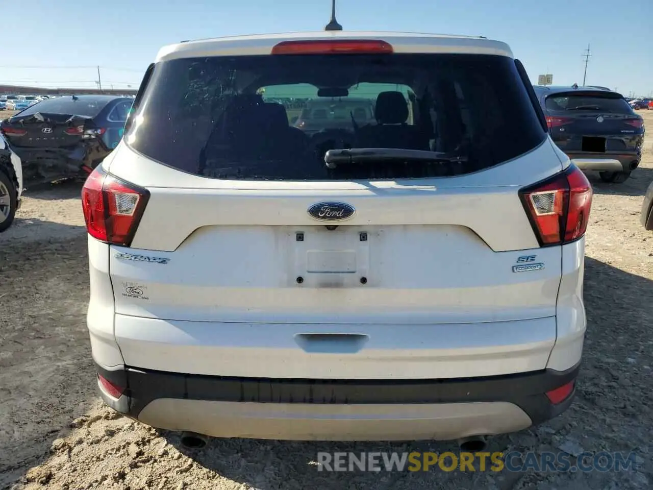 6 Фотография поврежденного автомобиля 1FMCU0GD4KUB00085 FORD ESCAPE 2019
