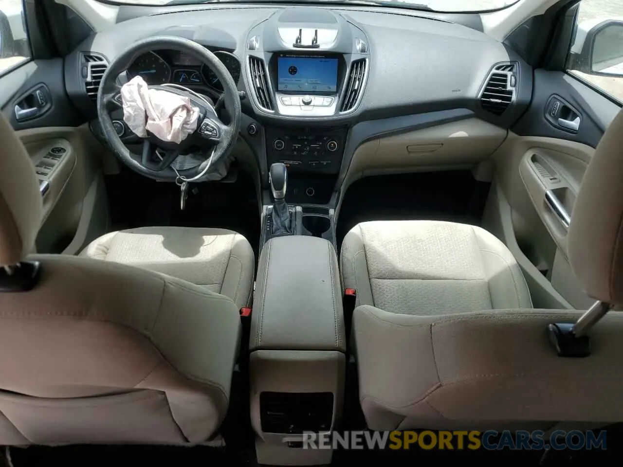 8 Photograph of a damaged car 1FMCU0GD4KUB30333 FORD ESCAPE 2019