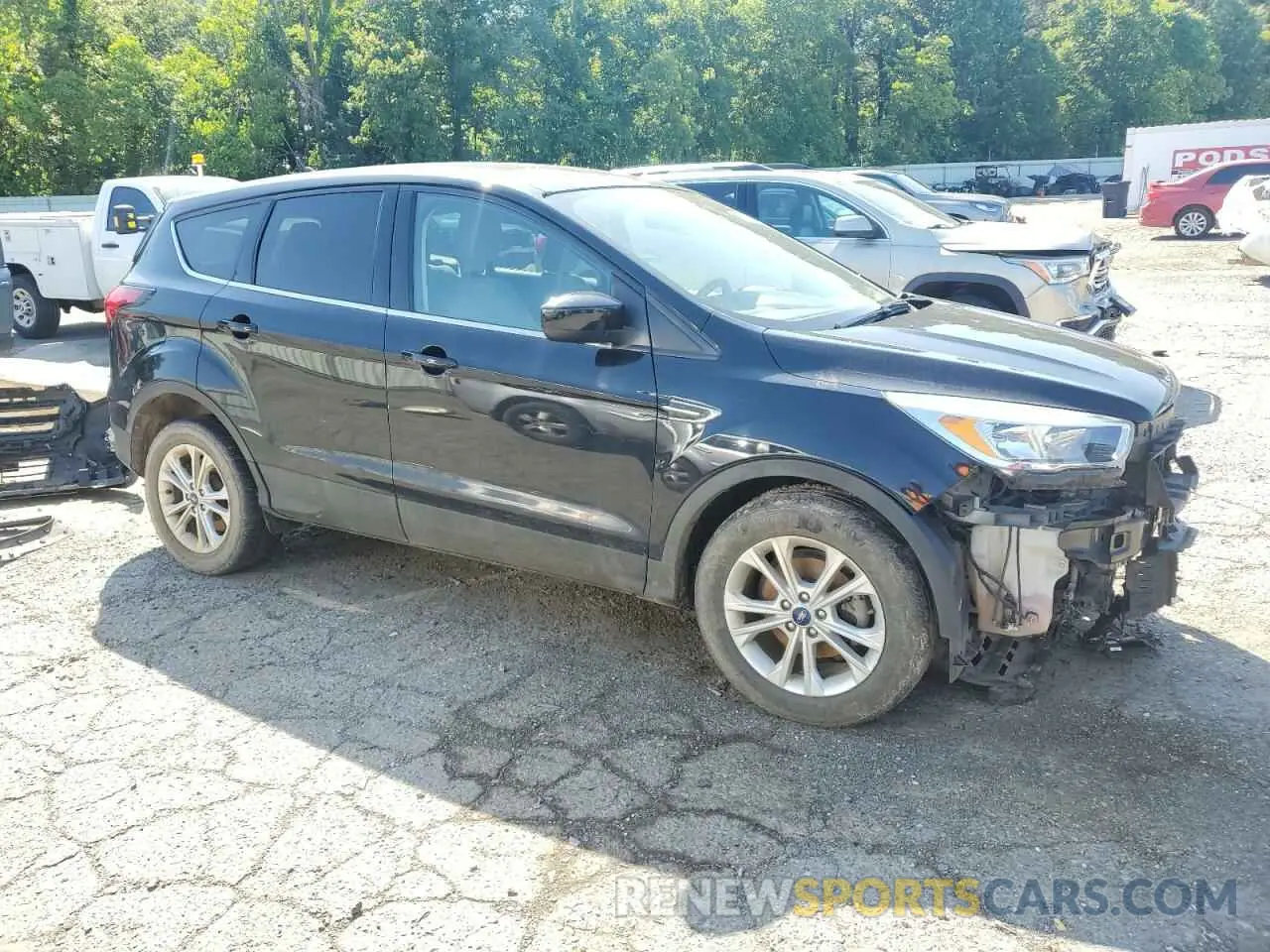 4 Фотография поврежденного автомобиля 1FMCU0GD4KUB65082 FORD ESCAPE 2019