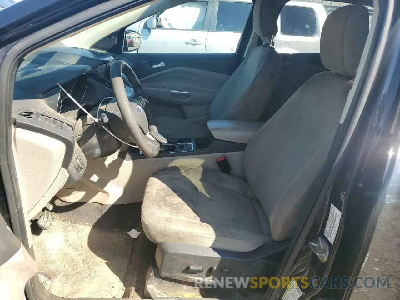 7 Фотография поврежденного автомобиля 1FMCU0GD4KUB65082 FORD ESCAPE 2019