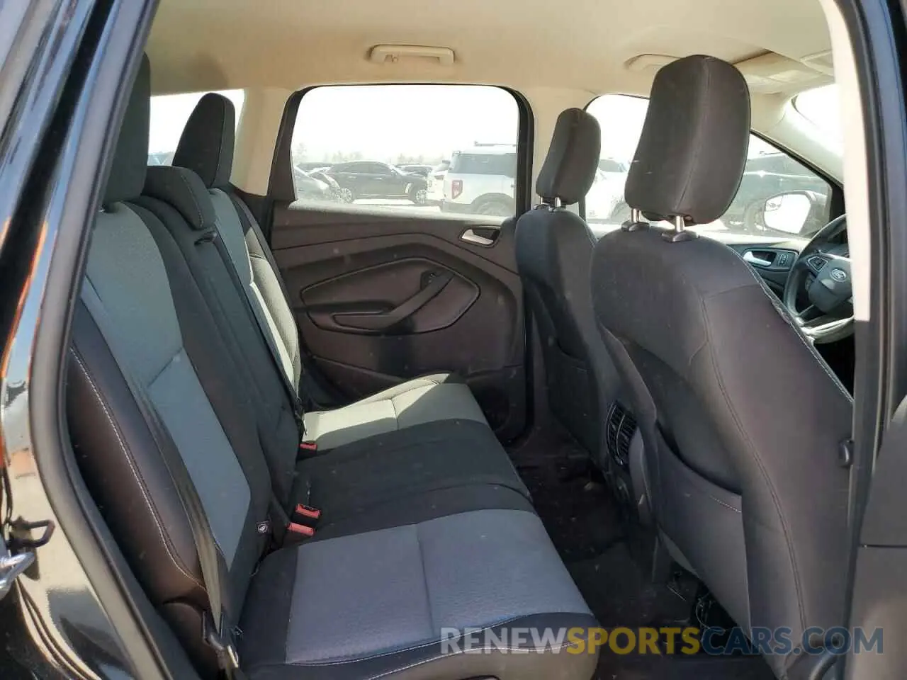 11 Фотография поврежденного автомобиля 1FMCU0GD4KUB77703 FORD ESCAPE 2019