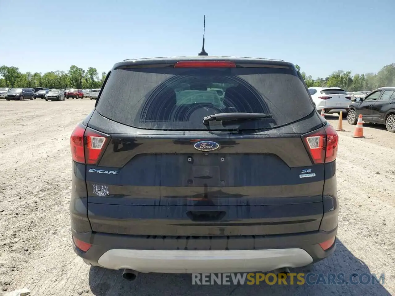 6 Фотография поврежденного автомобиля 1FMCU0GD4KUB77703 FORD ESCAPE 2019