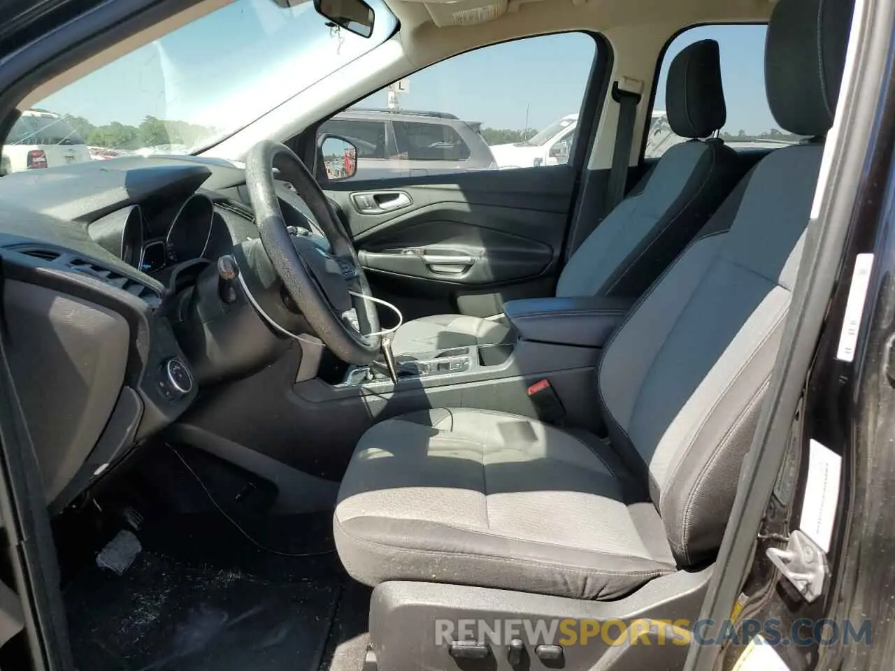 7 Фотография поврежденного автомобиля 1FMCU0GD4KUB77703 FORD ESCAPE 2019