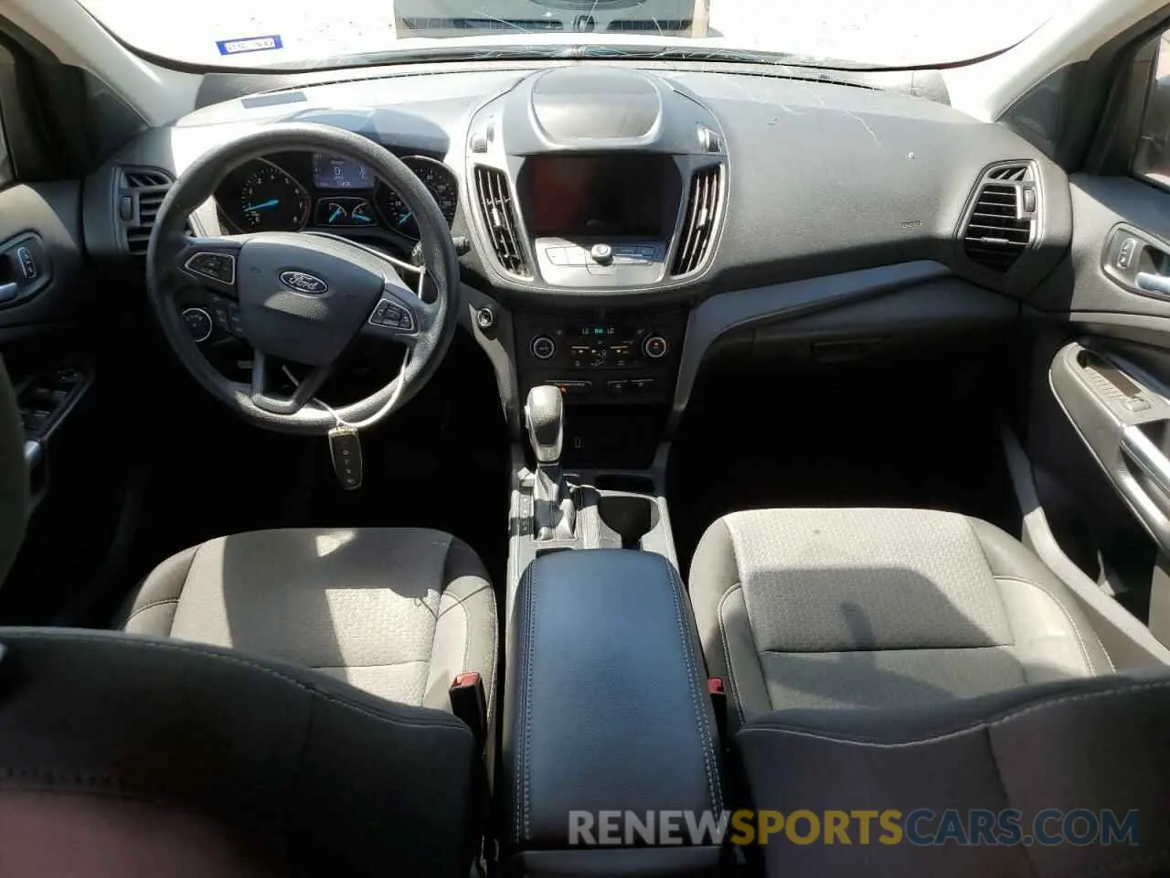 8 Фотография поврежденного автомобиля 1FMCU0GD4KUB77703 FORD ESCAPE 2019