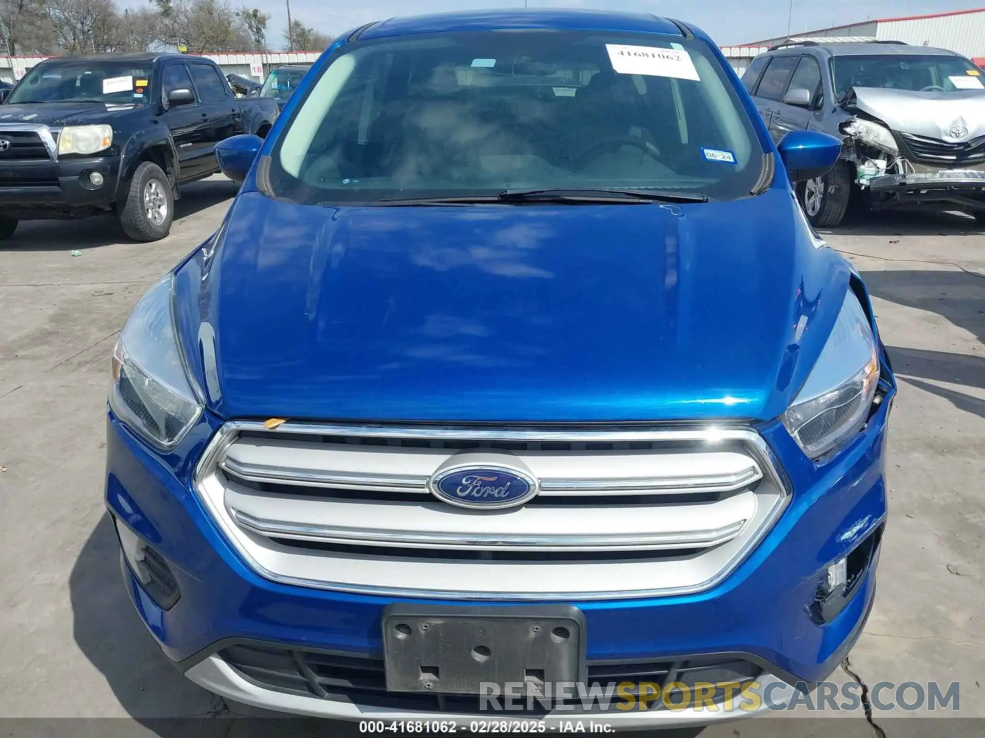 12 Photograph of a damaged car 1FMCU0GD4KUB77720 FORD ESCAPE 2019