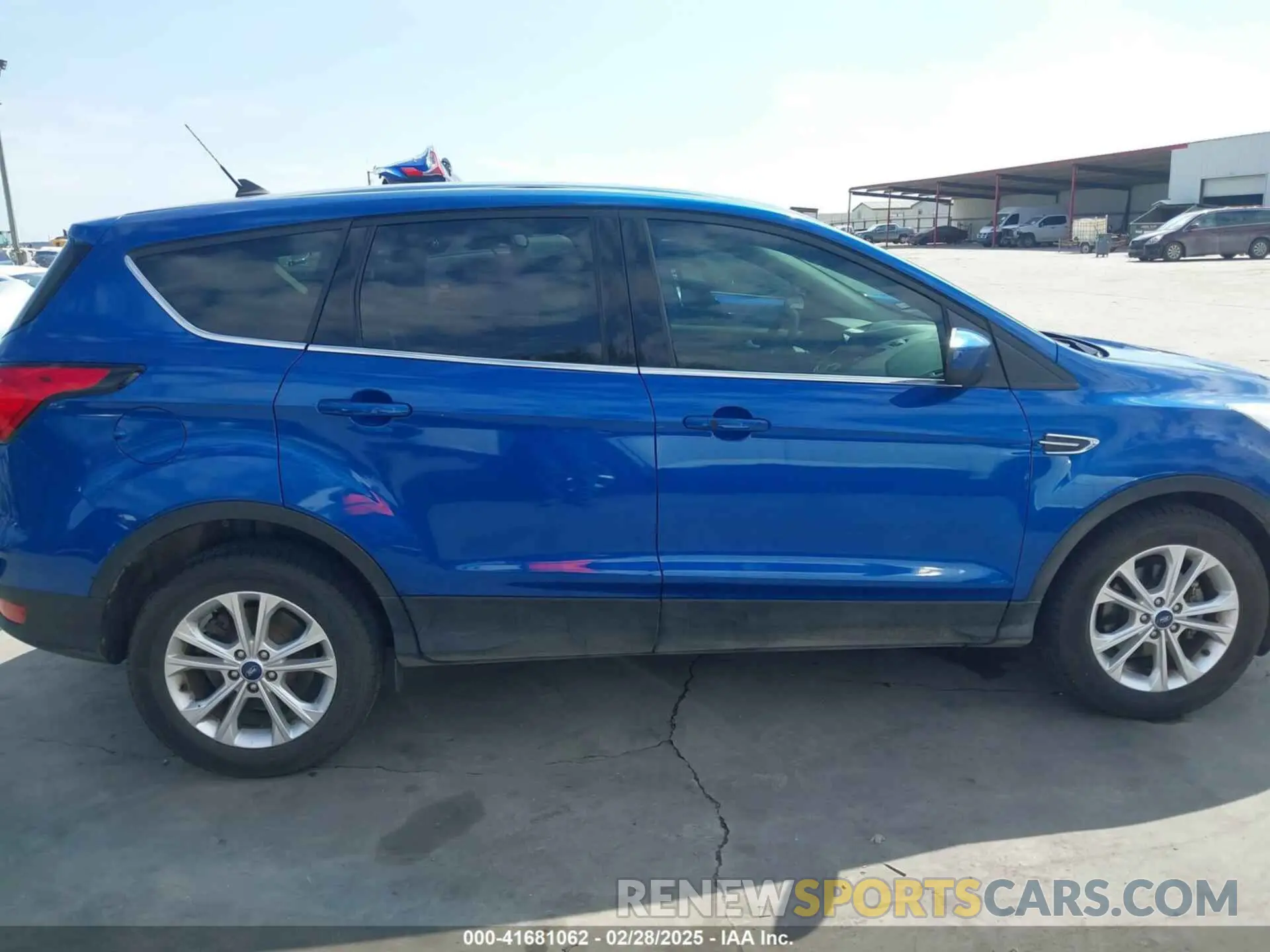 13 Photograph of a damaged car 1FMCU0GD4KUB77720 FORD ESCAPE 2019