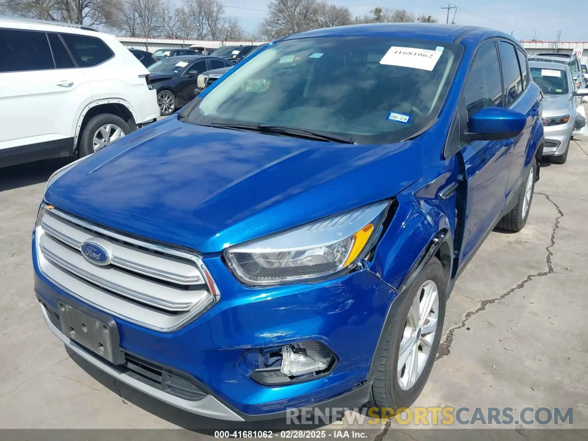 2 Photograph of a damaged car 1FMCU0GD4KUB77720 FORD ESCAPE 2019