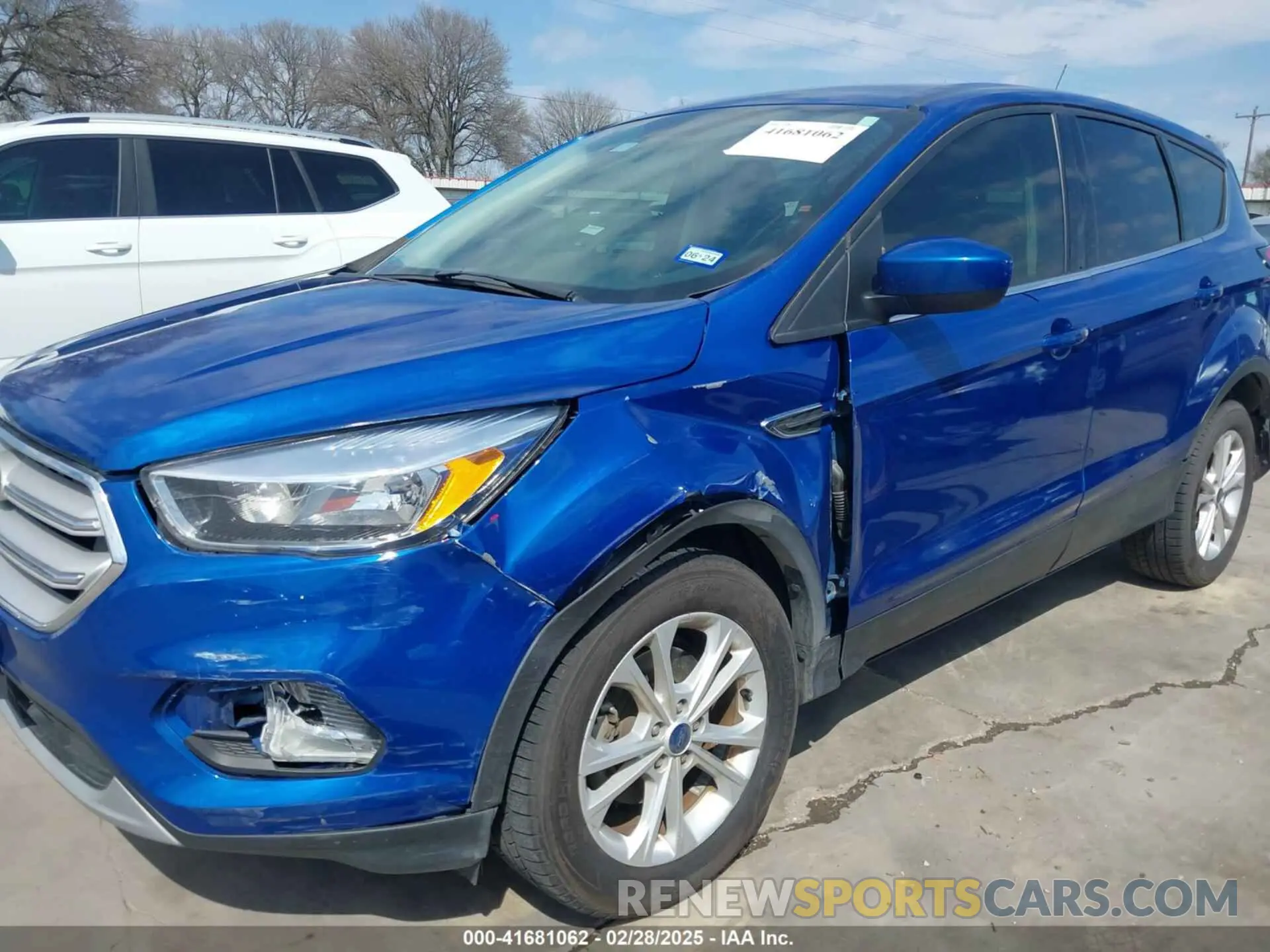 6 Photograph of a damaged car 1FMCU0GD4KUB77720 FORD ESCAPE 2019