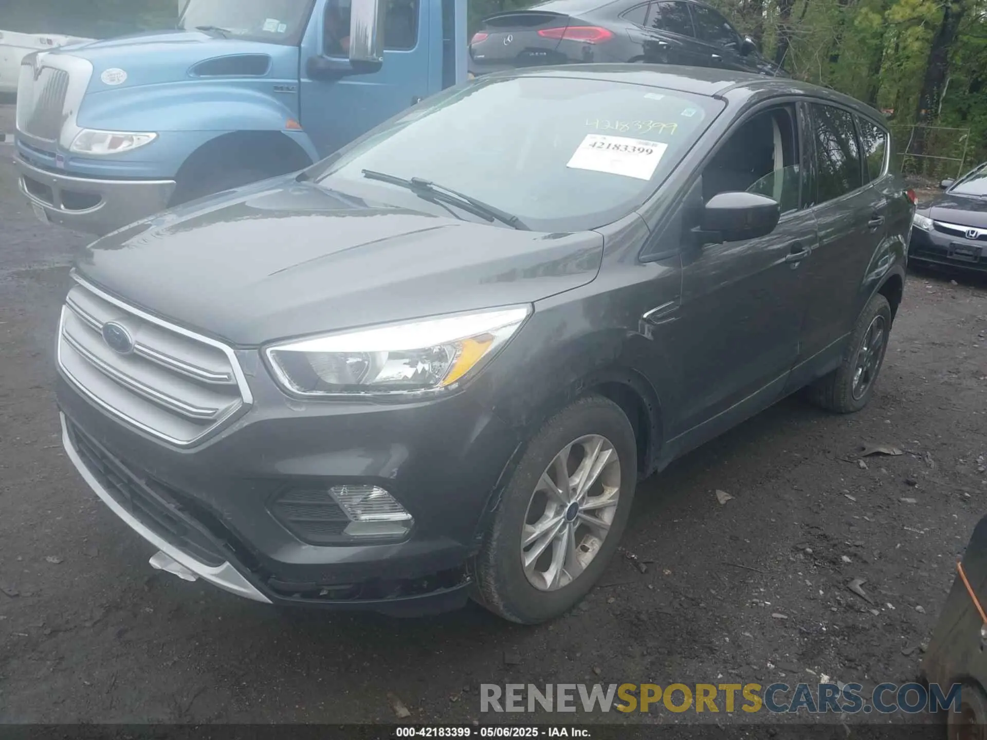 2 Photograph of a damaged car 1FMCU0GD4KUB95005 FORD ESCAPE 2019
