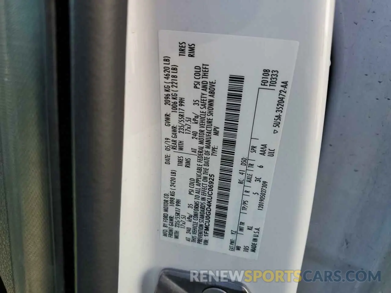 13 Photograph of a damaged car 1FMCU0GD4KUC06925 FORD ESCAPE 2019