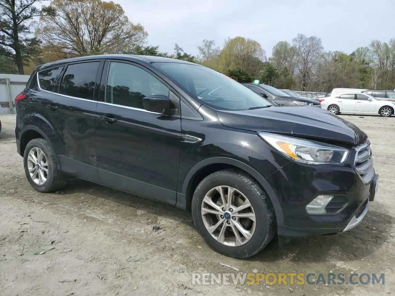 4 Photograph of a damaged car 1FMCU0GD4KUC20811 FORD ESCAPE 2019