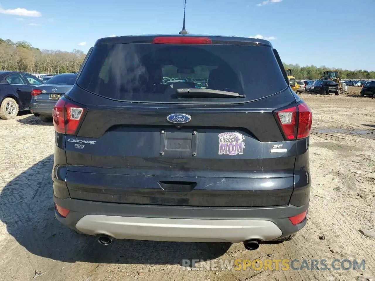 6 Photograph of a damaged car 1FMCU0GD4KUC20811 FORD ESCAPE 2019