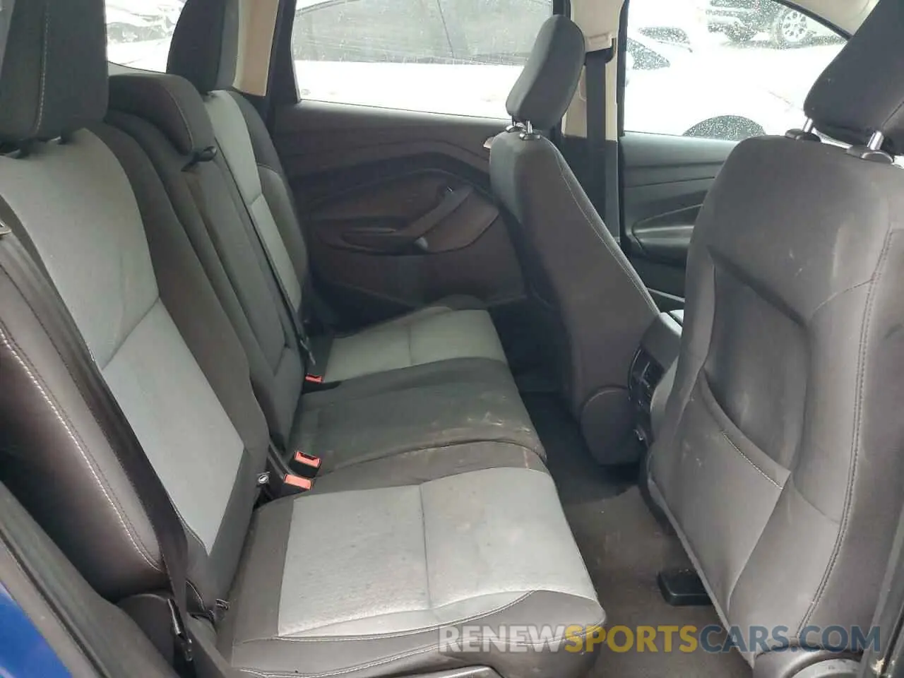 11 Photograph of a damaged car 1FMCU0GD5KUA05194 FORD ESCAPE 2019